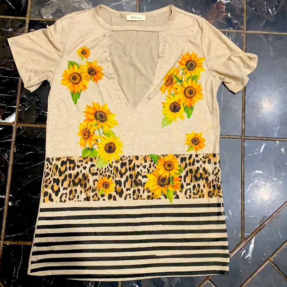 New tee size small